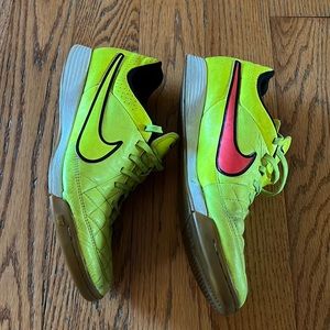 Nike Leather Tiempo Indoor/Futsal Soccer shoes